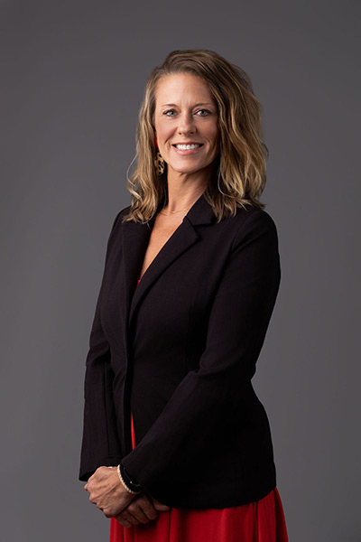 Headshot photo of Lindsay Hall